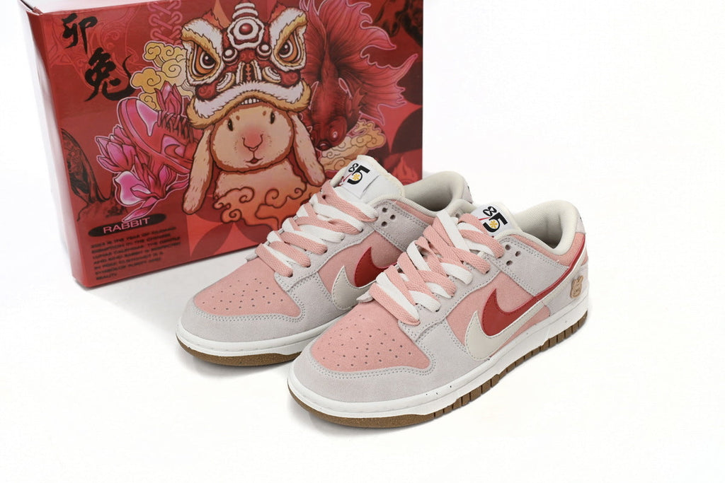 Nike SB Dunk Low “Year of the Rabbit" Reps Sneaker DO9457-100