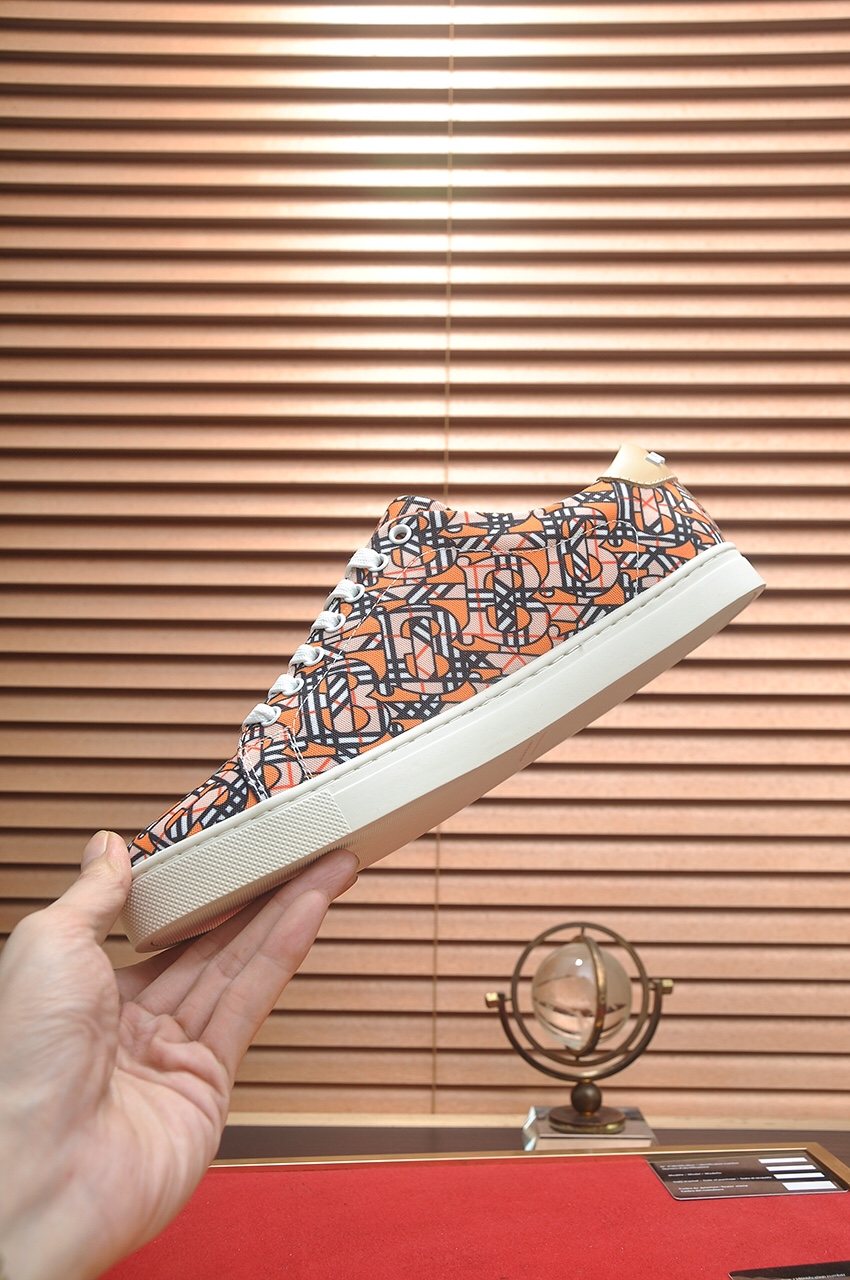 Burberry Orange Geometric Low-Top Sneakers